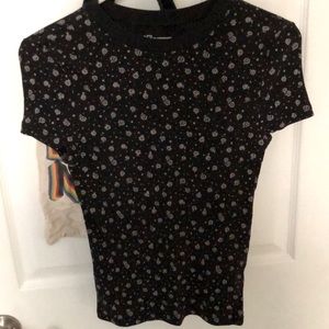 Black with flowers, size S, no boundaries